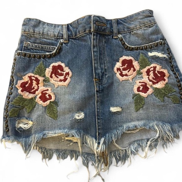 Free People Festival Wild Rose Embroidered Mini Skirt Size 24 🌹🥀🌹🥀 - Picture 5 of 8